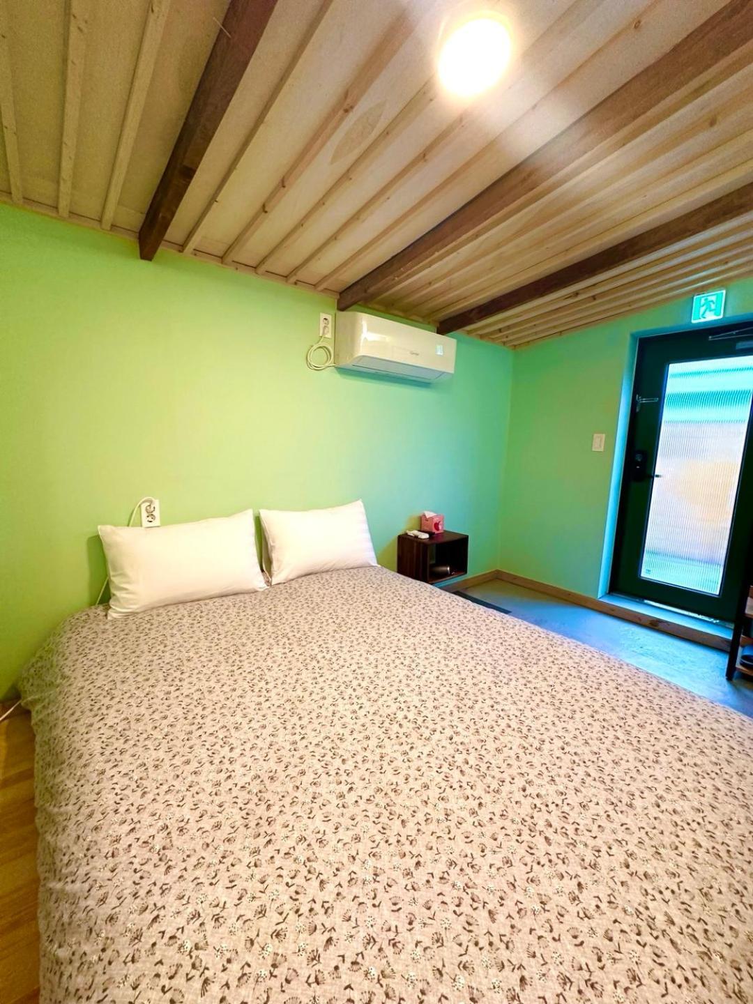 R Guesthouse Jongmyo Сеул Екстериор снимка